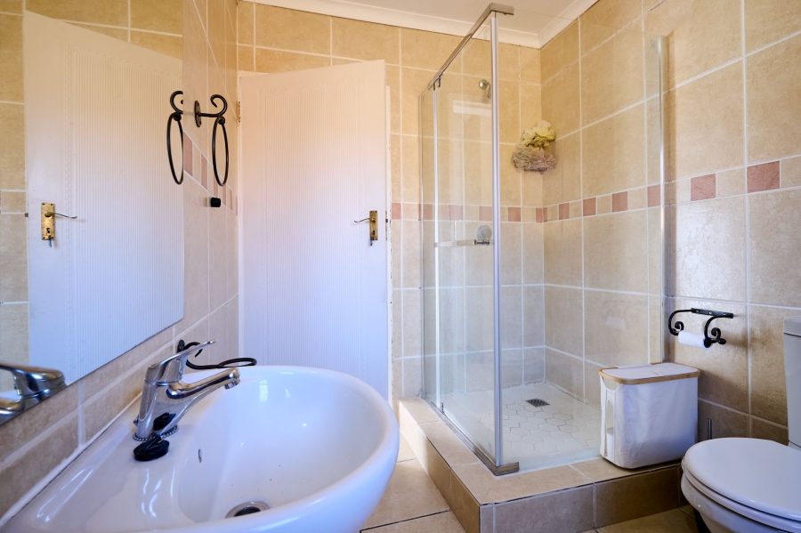 3 Bedroom Property for Sale in Noordwyk Gauteng