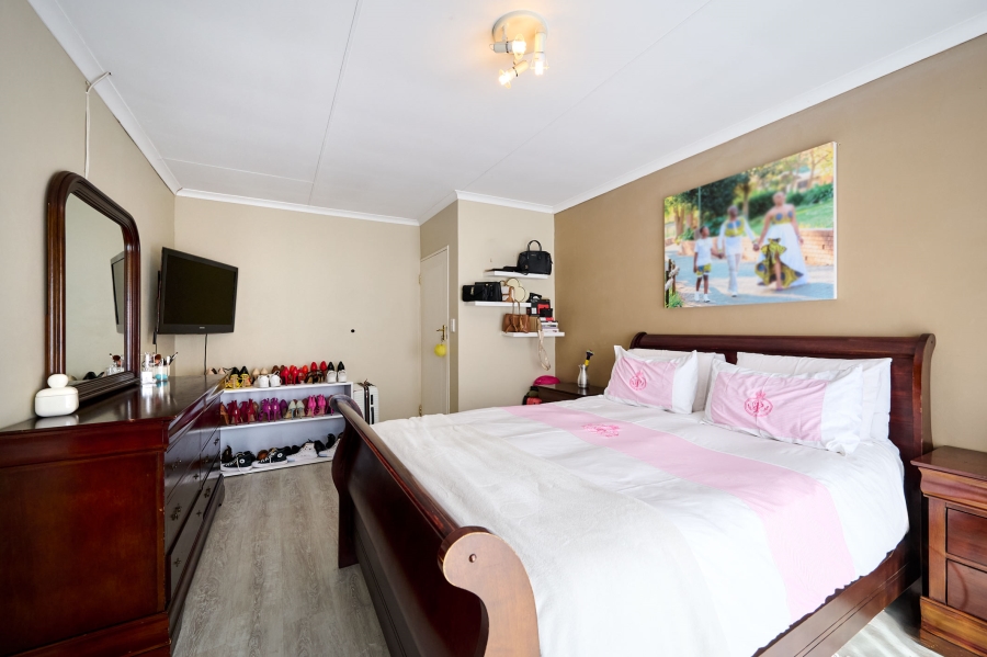 3 Bedroom Property for Sale in Noordwyk Gauteng