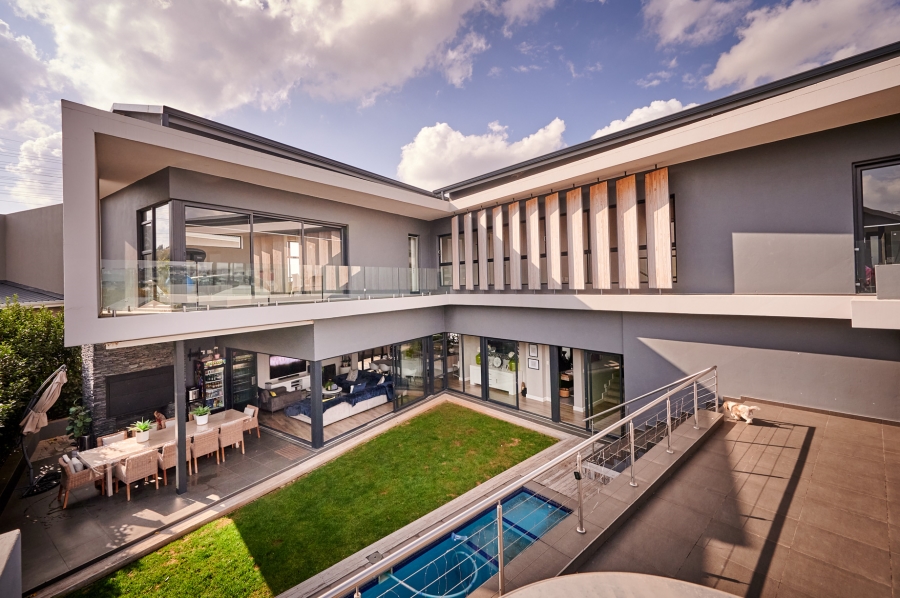 4 Bedroom Property for Sale in Waterfall Country Village Gauteng