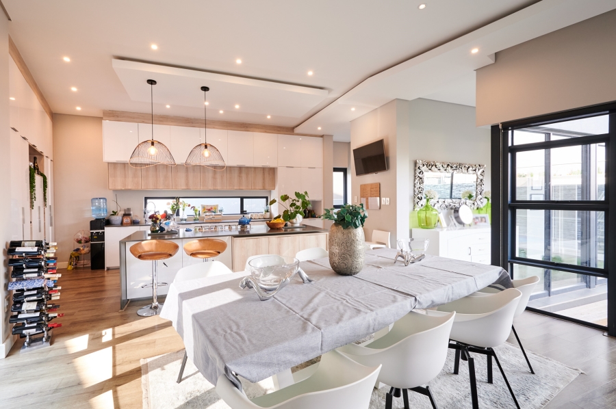 4 Bedroom Property for Sale in Waterfall Country Village Gauteng