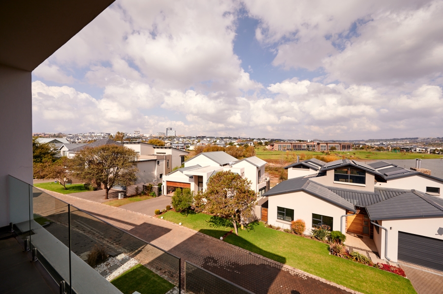4 Bedroom Property for Sale in Waterfall Country Village Gauteng