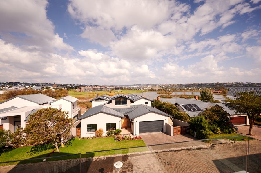 4 Bedroom Property for Sale in Waterfall Country Village Gauteng