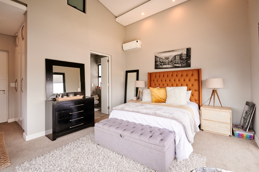 4 Bedroom Property for Sale in Waterfall Country Village Gauteng