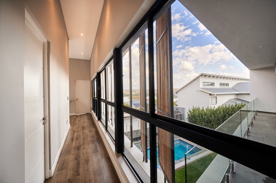 4 Bedroom Property for Sale in Waterfall Country Village Gauteng