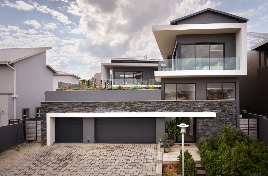 4 Bedroom Property for Sale in Waterfall Country Village Gauteng
