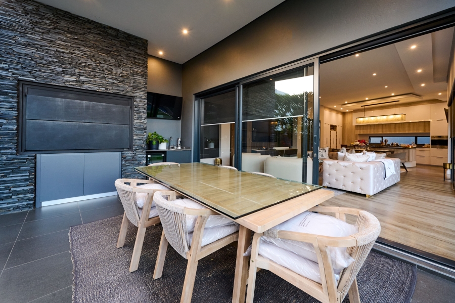 4 Bedroom Property for Sale in Waterfall Country Village Gauteng