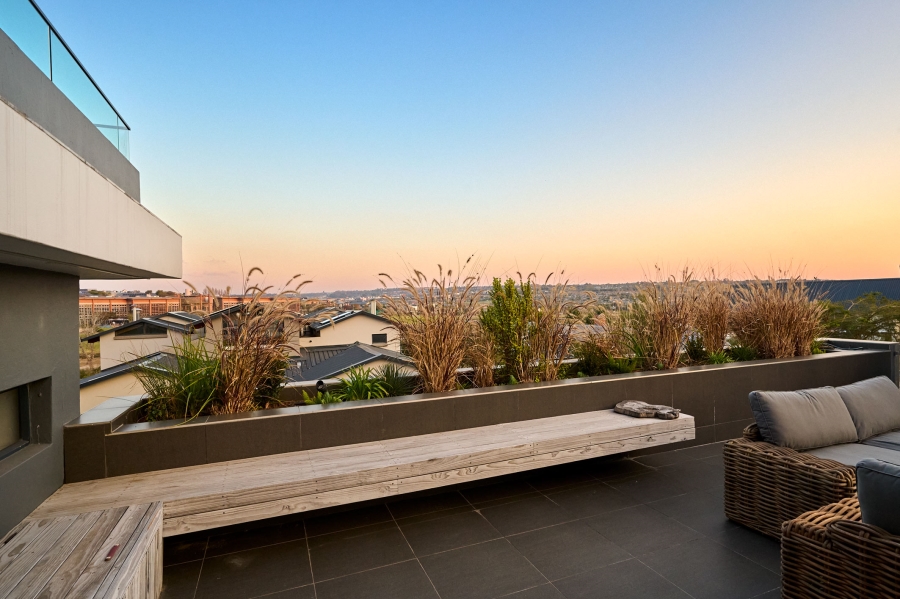 4 Bedroom Property for Sale in Waterfall Country Village Gauteng