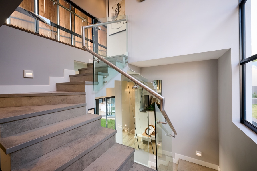4 Bedroom Property for Sale in Waterfall Country Village Gauteng