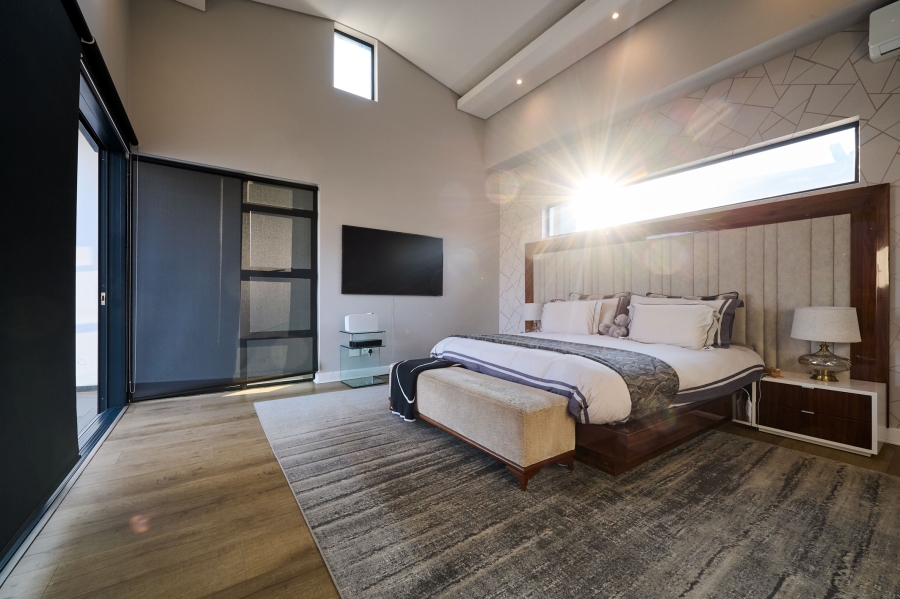 4 Bedroom Property for Sale in Waterfall Country Village Gauteng