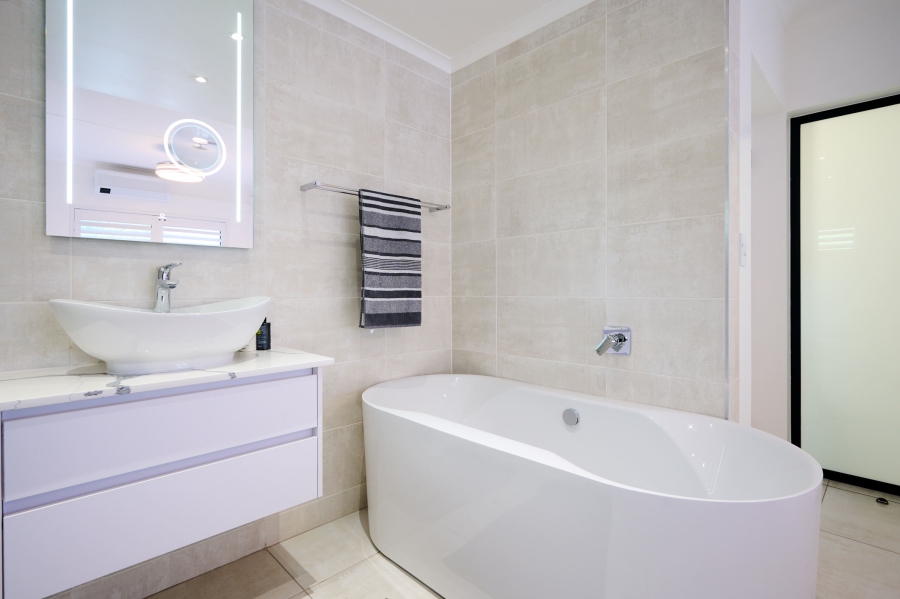 3 Bedroom Property for Sale in Waterfall Gauteng