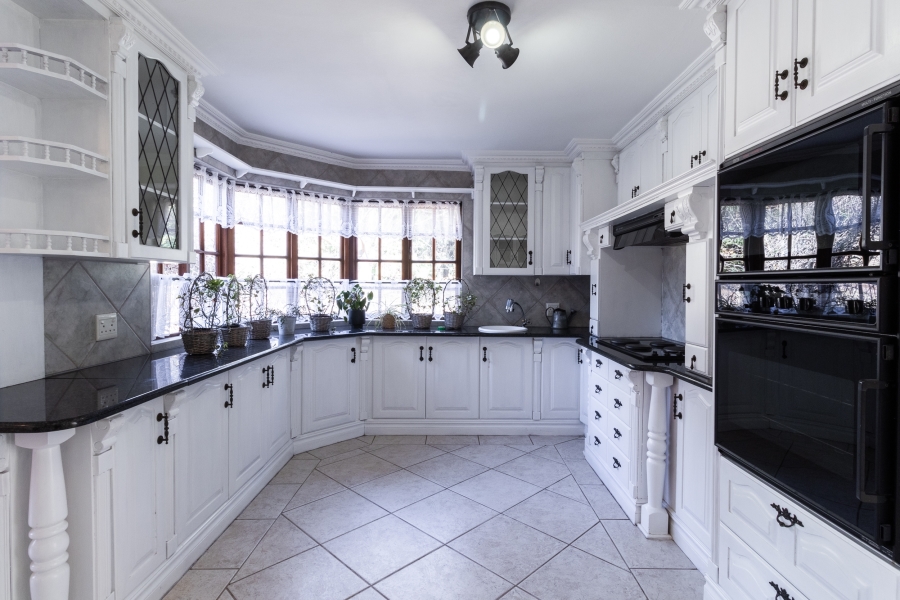 5 Bedroom Property for Sale in Cornwall Hill Gauteng