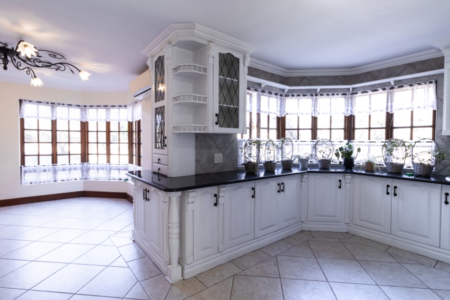 5 Bedroom Property for Sale in Cornwall Hill Gauteng
