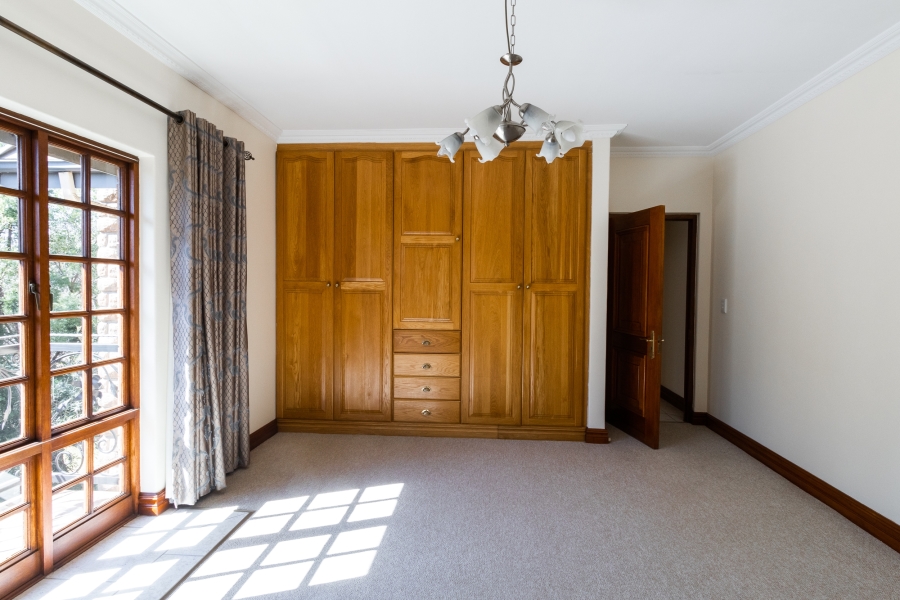 5 Bedroom Property for Sale in Cornwall Hill Gauteng