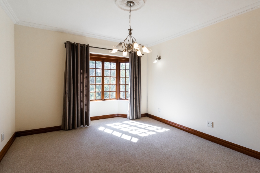 5 Bedroom Property for Sale in Cornwall Hill Gauteng