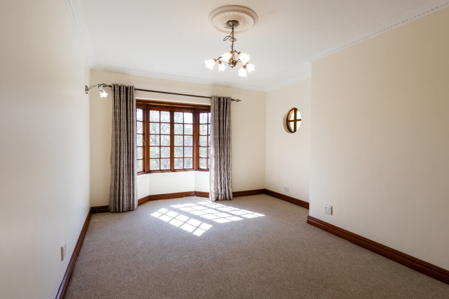 5 Bedroom Property for Sale in Cornwall Hill Gauteng