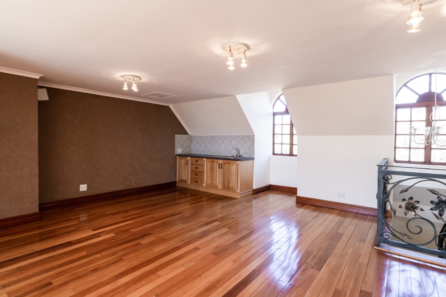 5 Bedroom Property for Sale in Cornwall Hill Gauteng