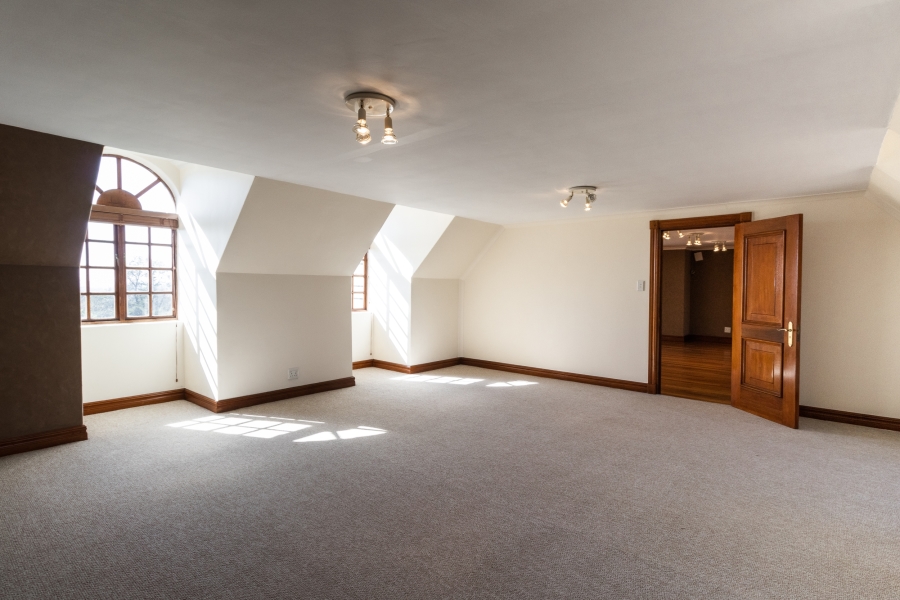 5 Bedroom Property for Sale in Cornwall Hill Gauteng