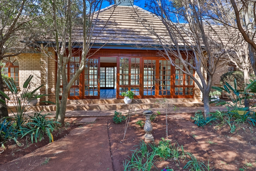 5 Bedroom Property for Sale in Cornwall Hill Gauteng