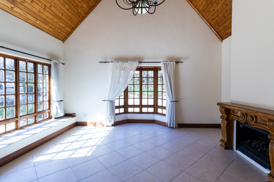 5 Bedroom Property for Sale in Cornwall Hill Gauteng