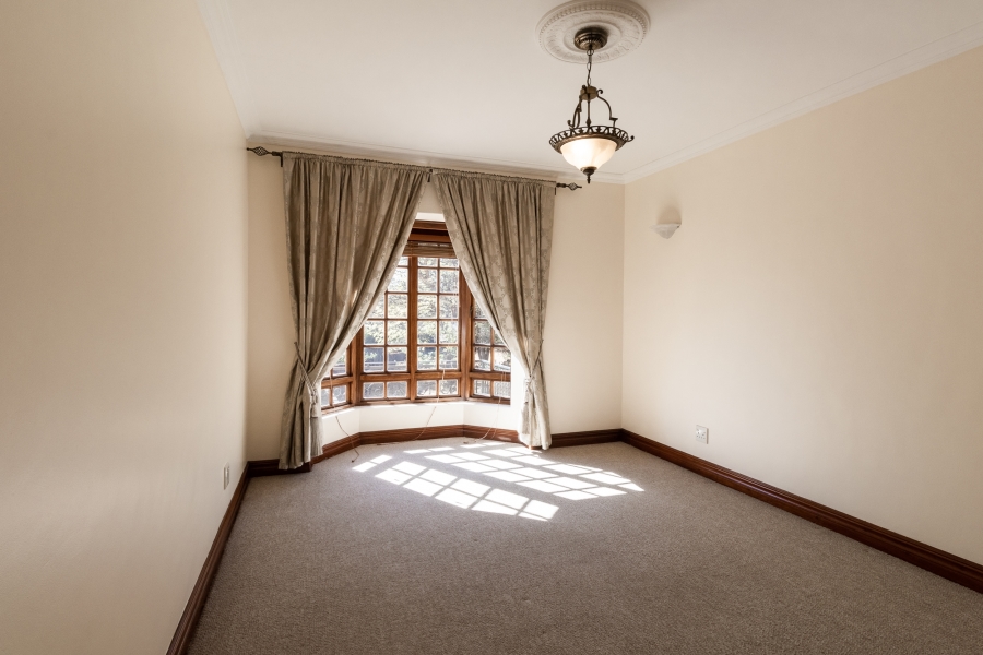 5 Bedroom Property for Sale in Cornwall Hill Gauteng