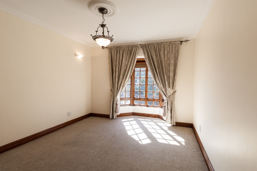 5 Bedroom Property for Sale in Cornwall Hill Gauteng