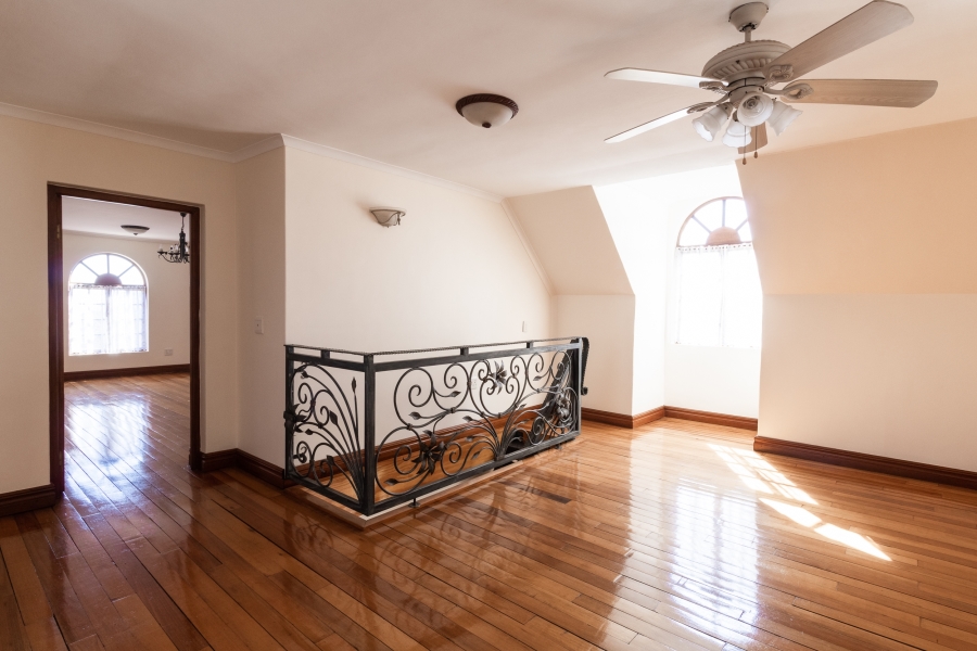 5 Bedroom Property for Sale in Cornwall Hill Gauteng