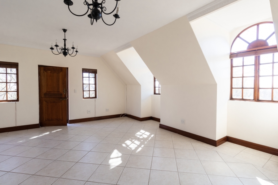 5 Bedroom Property for Sale in Cornwall Hill Gauteng