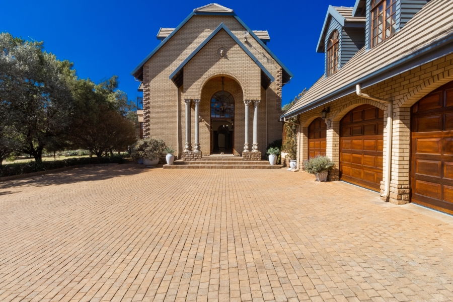 5 Bedroom Property for Sale in Cornwall Hill Gauteng