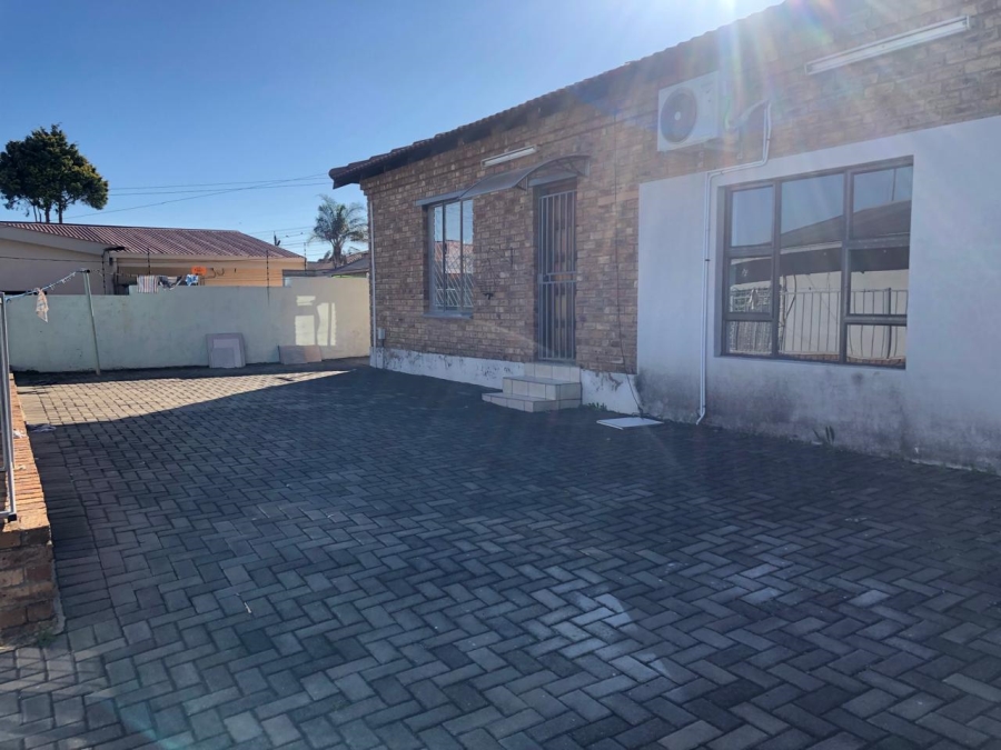 To Let 2 Bedroom Property for Rent in Laudium Gauteng