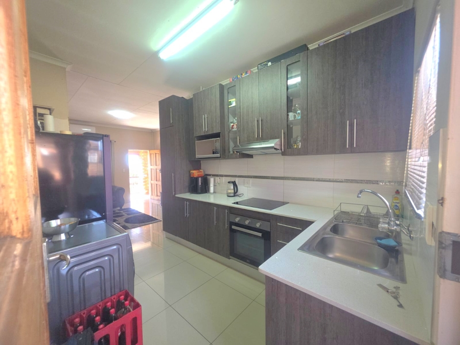 2 Bedroom Property for Sale in Erand Gardens Gauteng