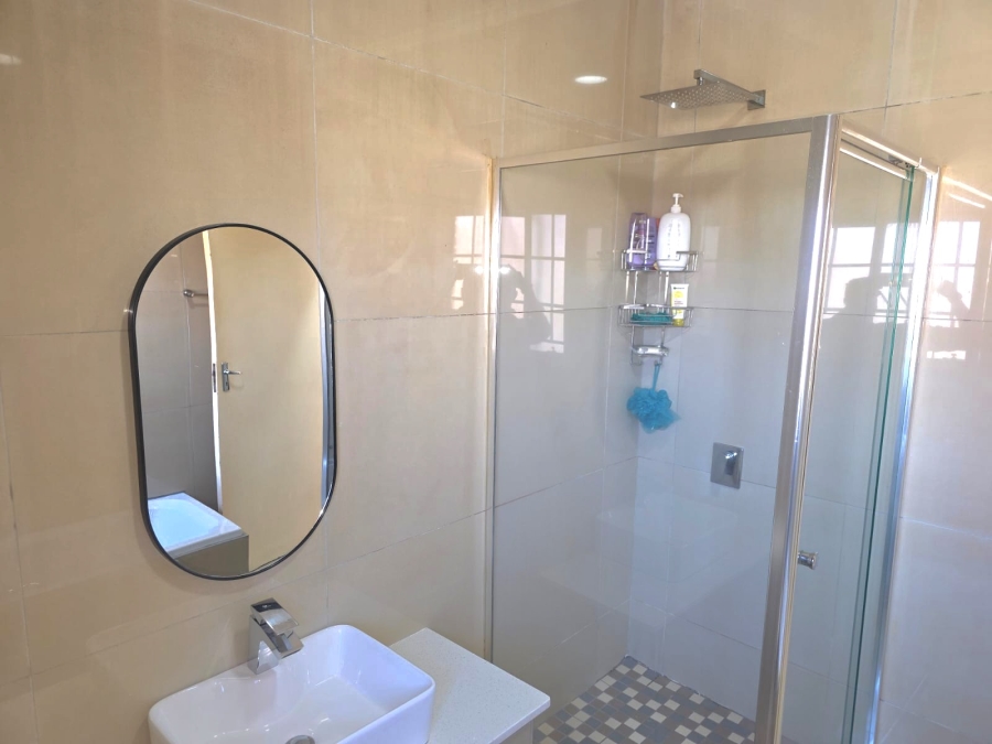 2 Bedroom Property for Sale in Erand Gardens Gauteng