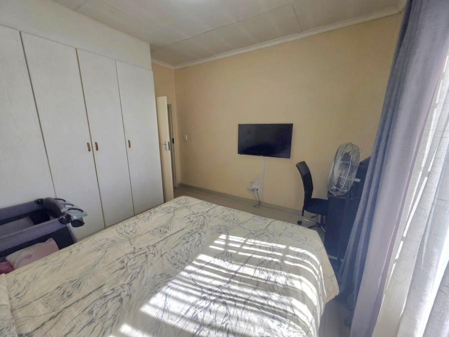 2 Bedroom Property for Sale in Erand Gardens Gauteng