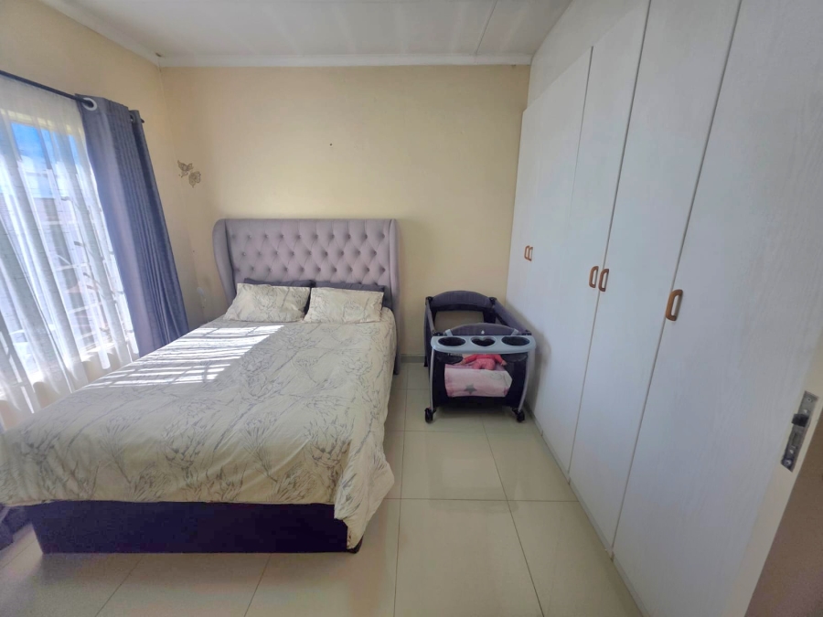 2 Bedroom Property for Sale in Erand Gardens Gauteng