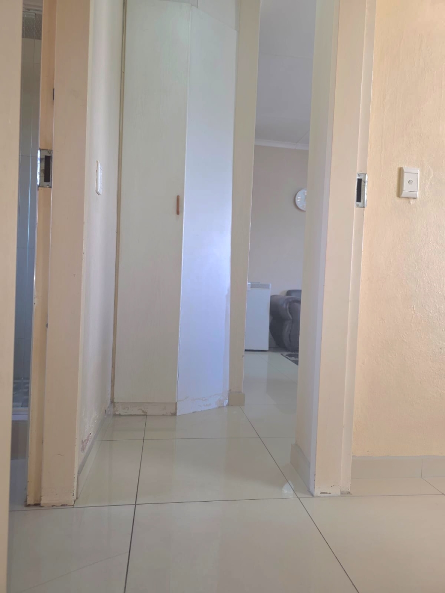 2 Bedroom Property for Sale in Erand Gardens Gauteng