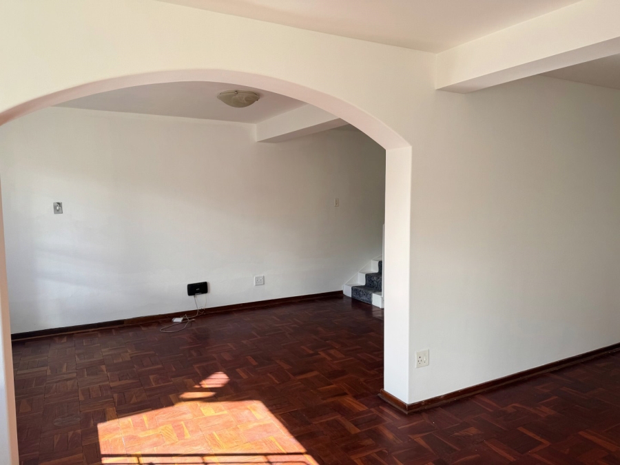 2 Bedroom Property for Sale in Waverley Gauteng