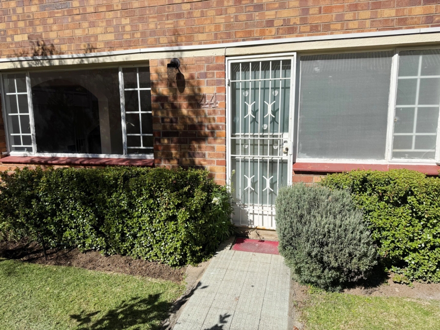 2 Bedroom Property for Sale in Waverley Gauteng