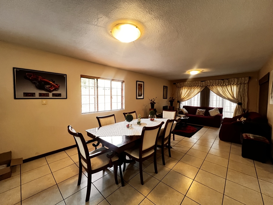 To Let 4 Bedroom Property for Rent in Erand Gardens Gauteng