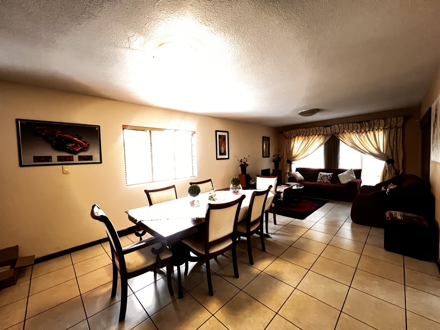 To Let 4 Bedroom Property for Rent in Erand Gardens Gauteng