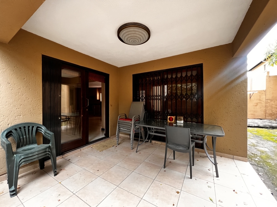To Let 4 Bedroom Property for Rent in Erand Gardens Gauteng