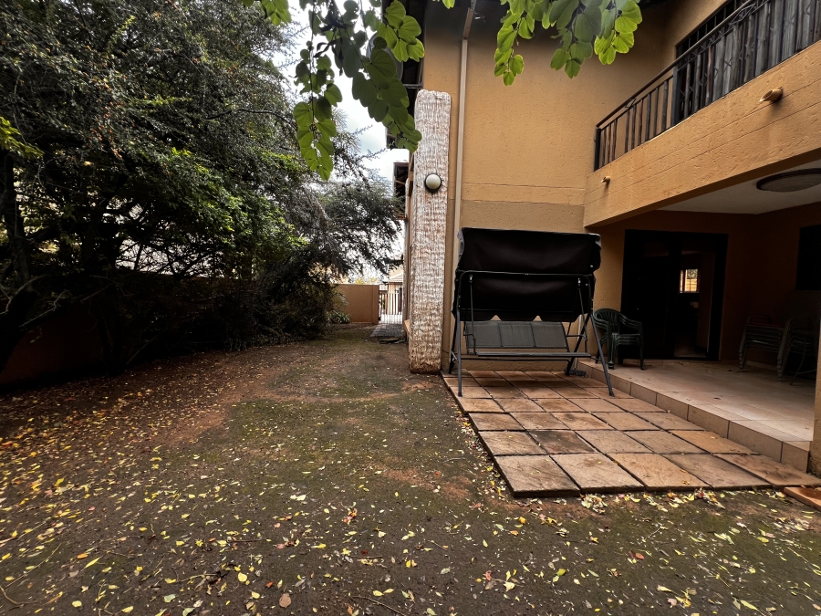 To Let 4 Bedroom Property for Rent in Erand Gardens Gauteng