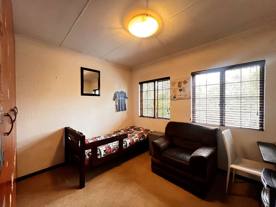 To Let 4 Bedroom Property for Rent in Erand Gardens Gauteng