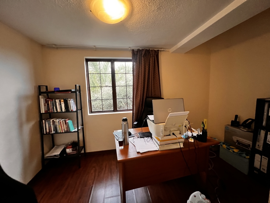 To Let 4 Bedroom Property for Rent in Erand Gardens Gauteng