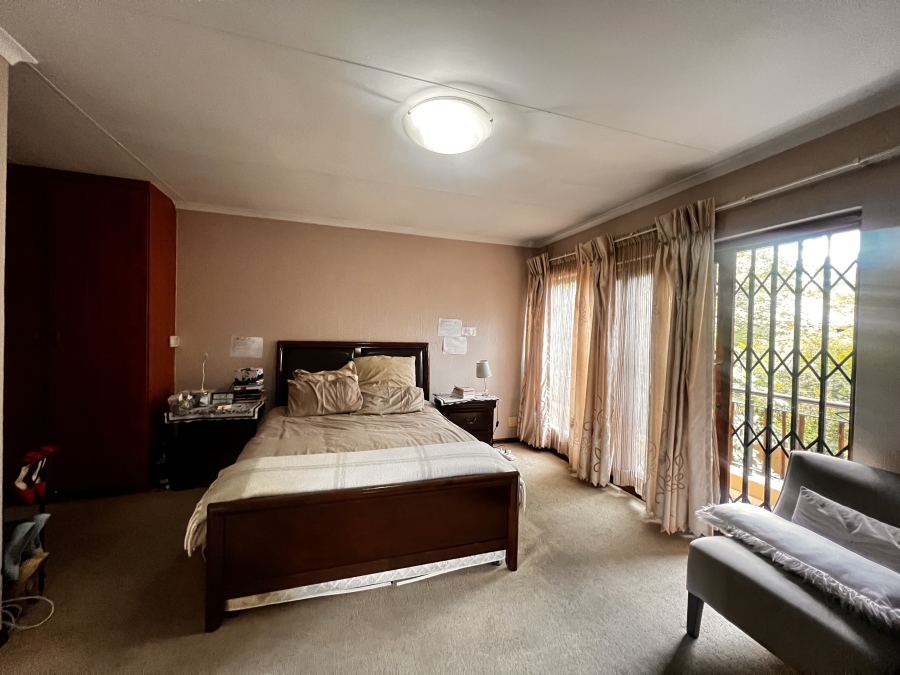 To Let 4 Bedroom Property for Rent in Erand Gardens Gauteng