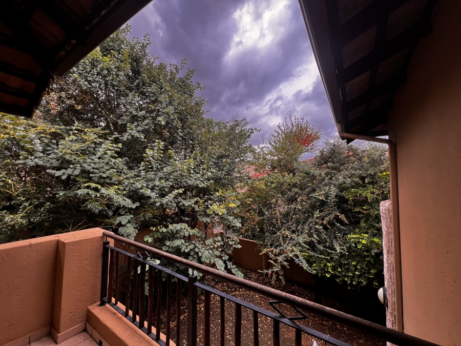 To Let 4 Bedroom Property for Rent in Erand Gardens Gauteng