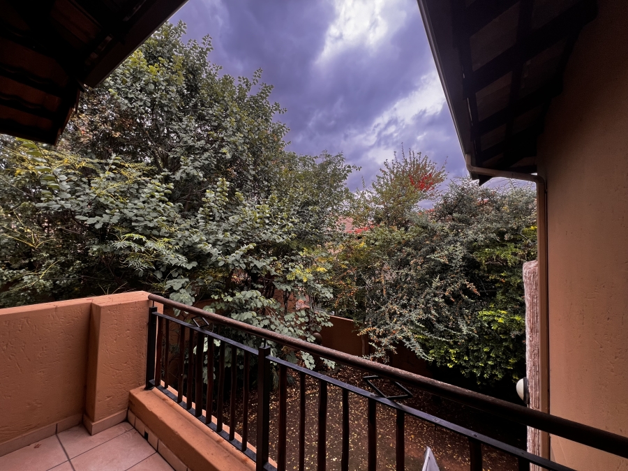 To Let 4 Bedroom Property for Rent in Erand Gardens Gauteng