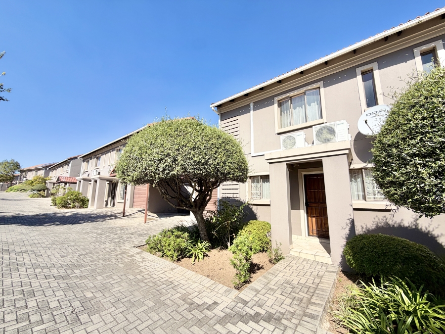 2 Bedroom Property for Sale in Halfway Gardens Gauteng