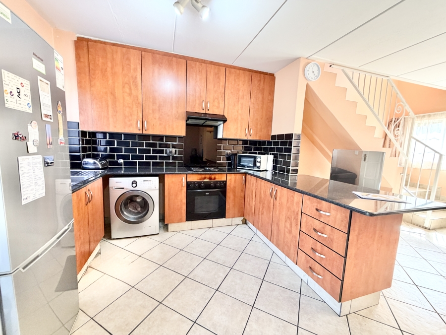 2 Bedroom Property for Sale in Halfway Gardens Gauteng