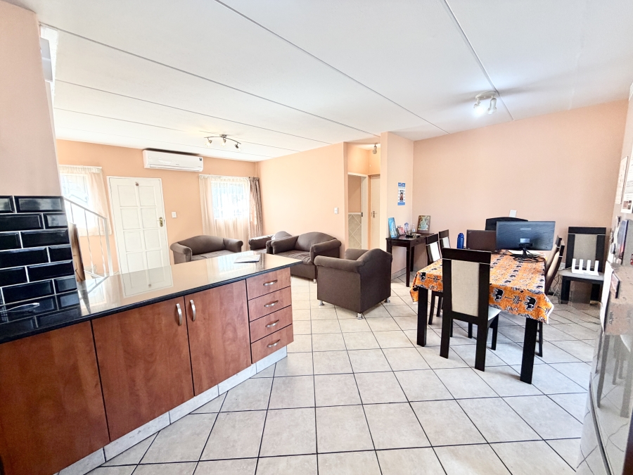 2 Bedroom Property for Sale in Halfway Gardens Gauteng