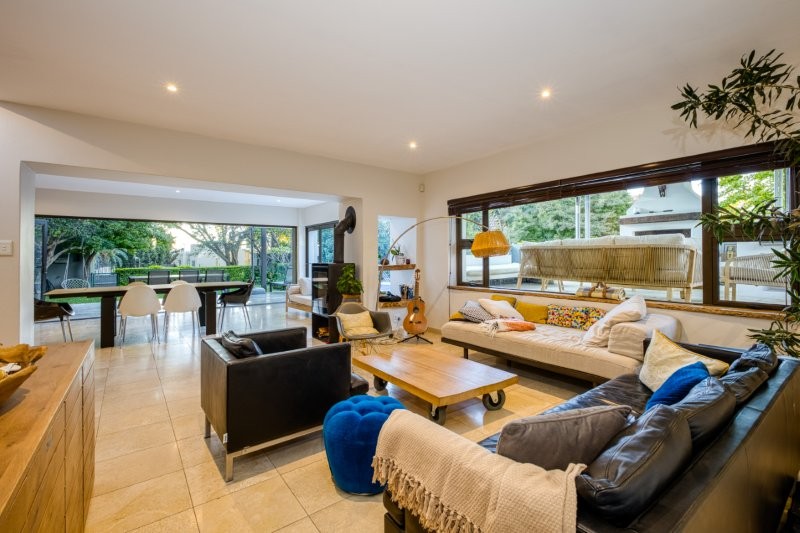 To Let 5 Bedroom Property for Rent in River Club Gauteng