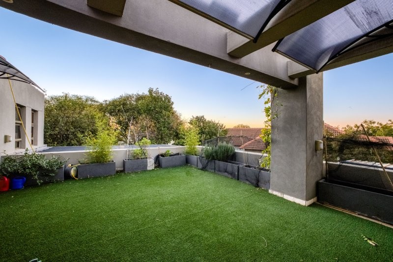 To Let 5 Bedroom Property for Rent in River Club Gauteng